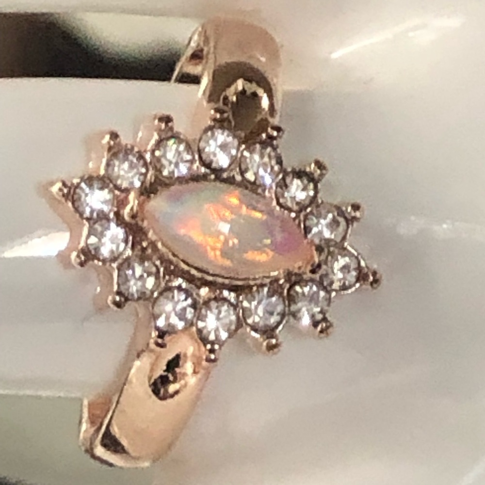 Women Fashion ring sparking size 10”